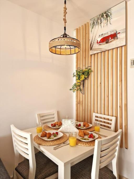 Acogedor Piso Con Terraza Y Parking! Lejlighed Benalmádena Eksteriør billede