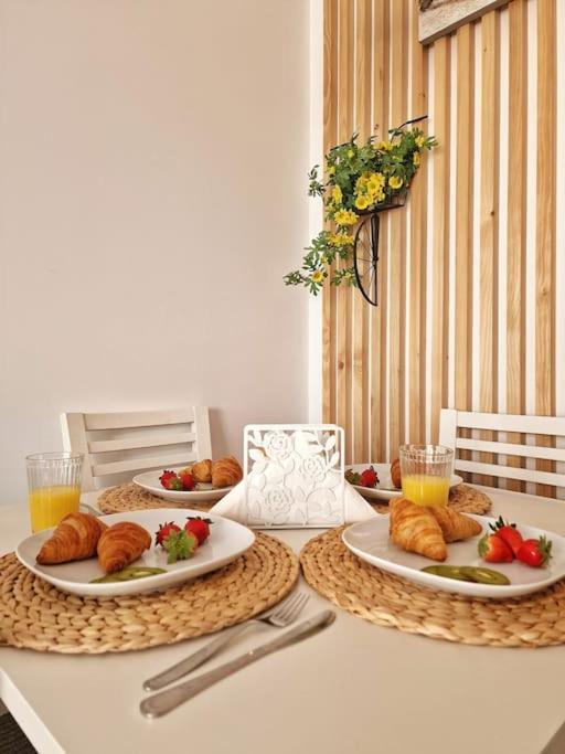 Acogedor Piso Con Terraza Y Parking! Lejlighed Benalmádena Eksteriør billede